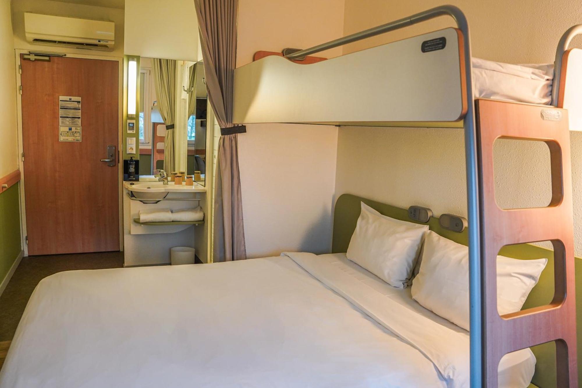 Ibis Budget Bayeux Nonant Esterno foto