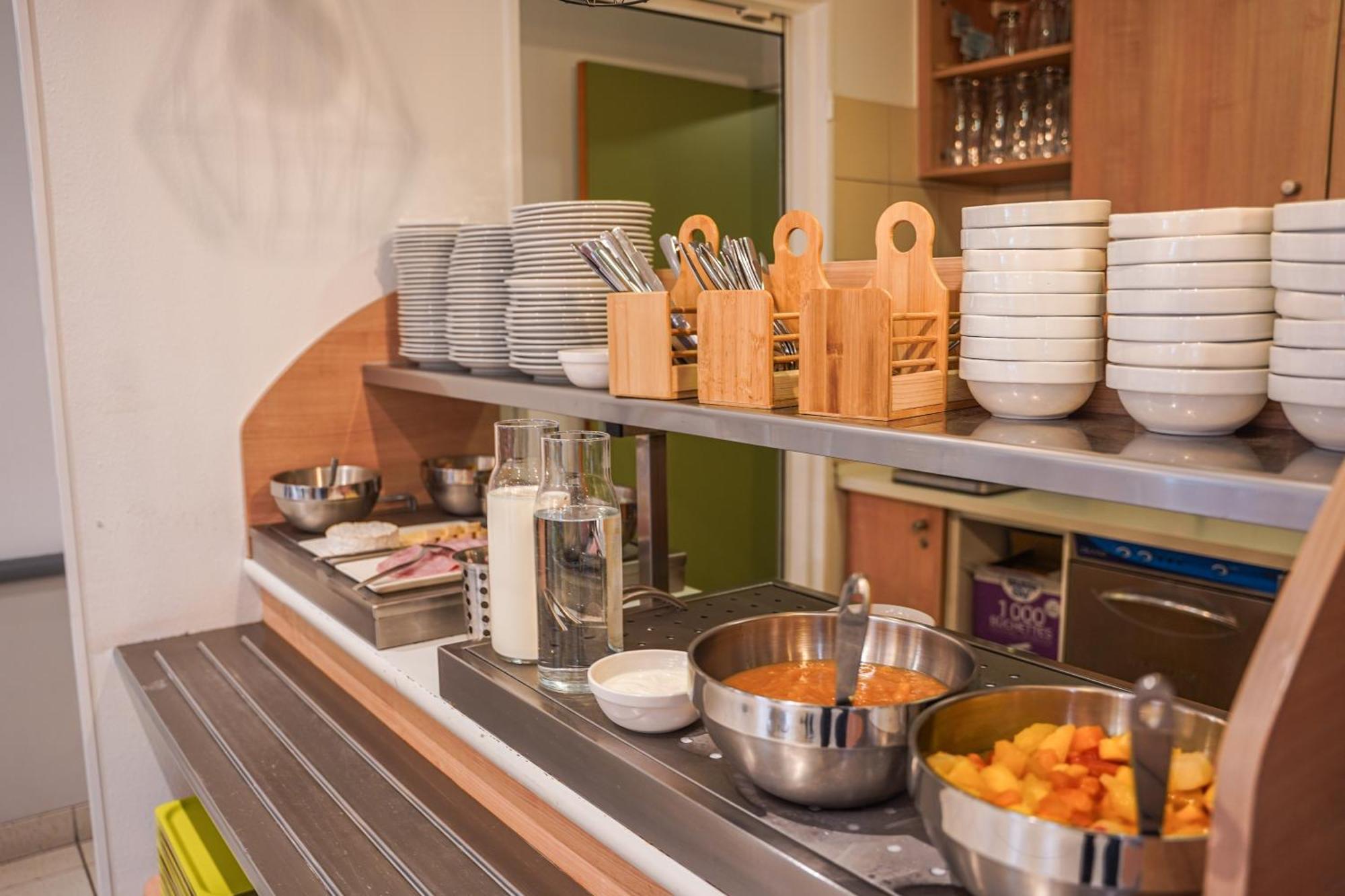 Ibis Budget Bayeux Nonant Esterno foto