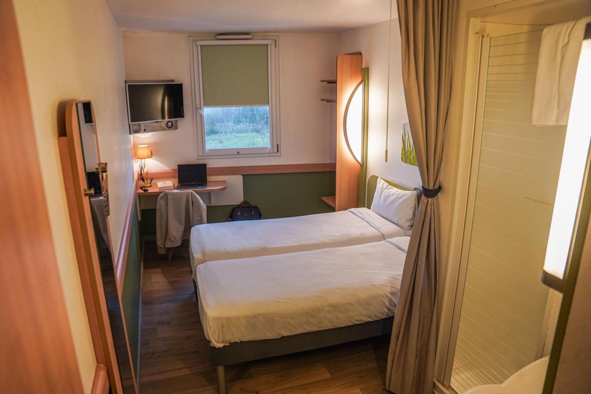 Ibis Budget Bayeux Nonant Esterno foto