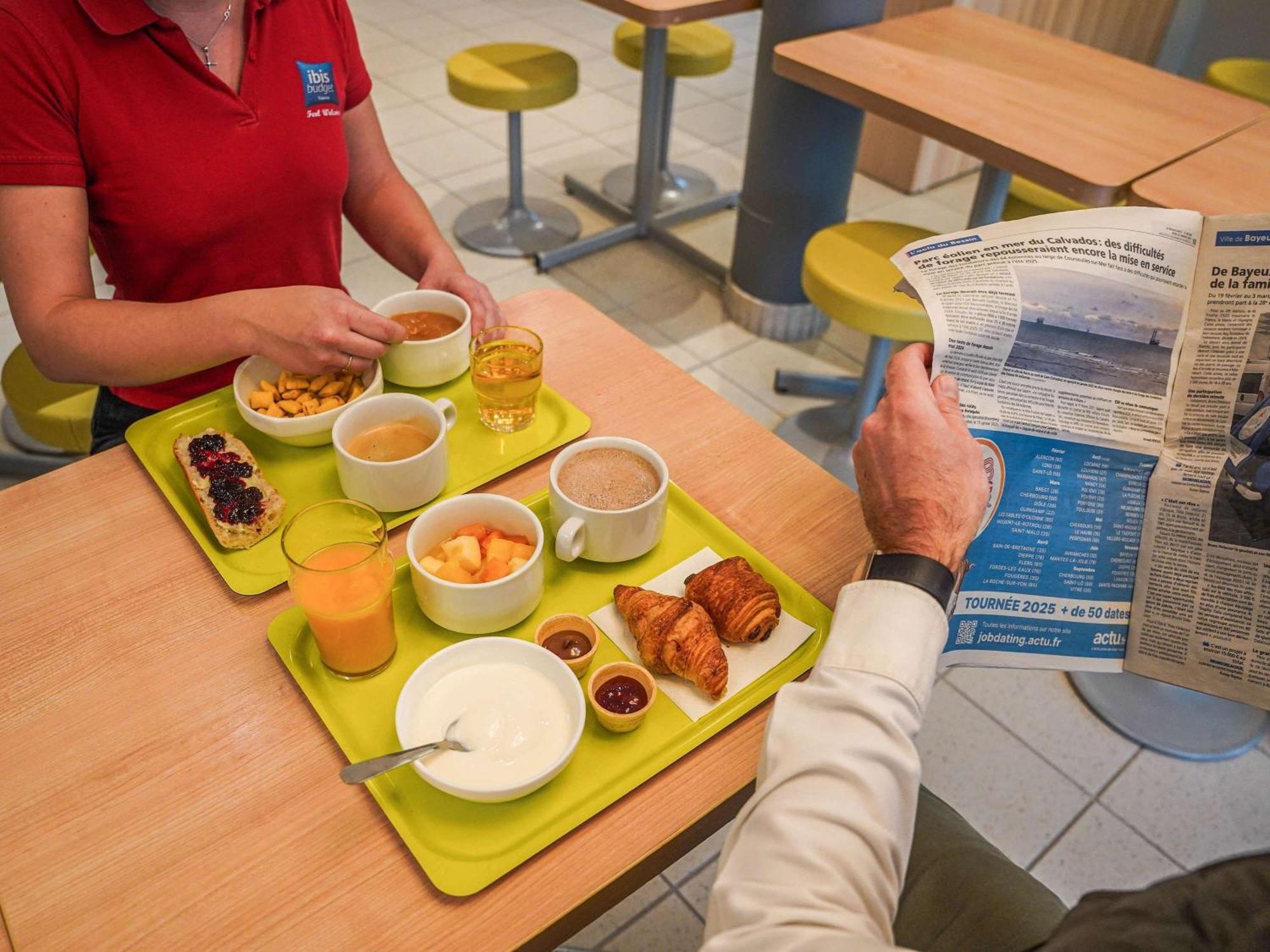 Ibis Budget Bayeux Nonant Esterno foto