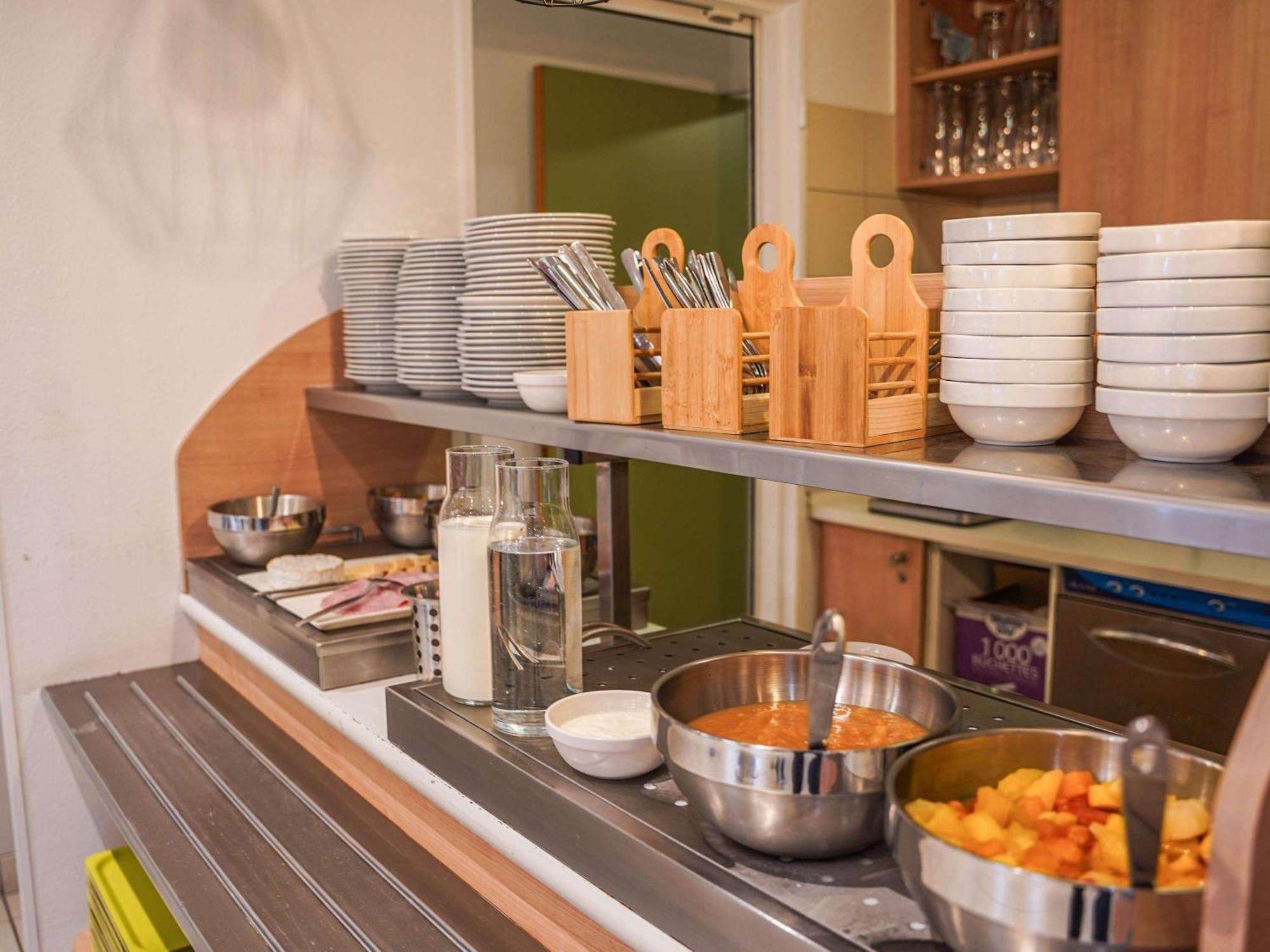 Ibis Budget Bayeux Nonant Esterno foto