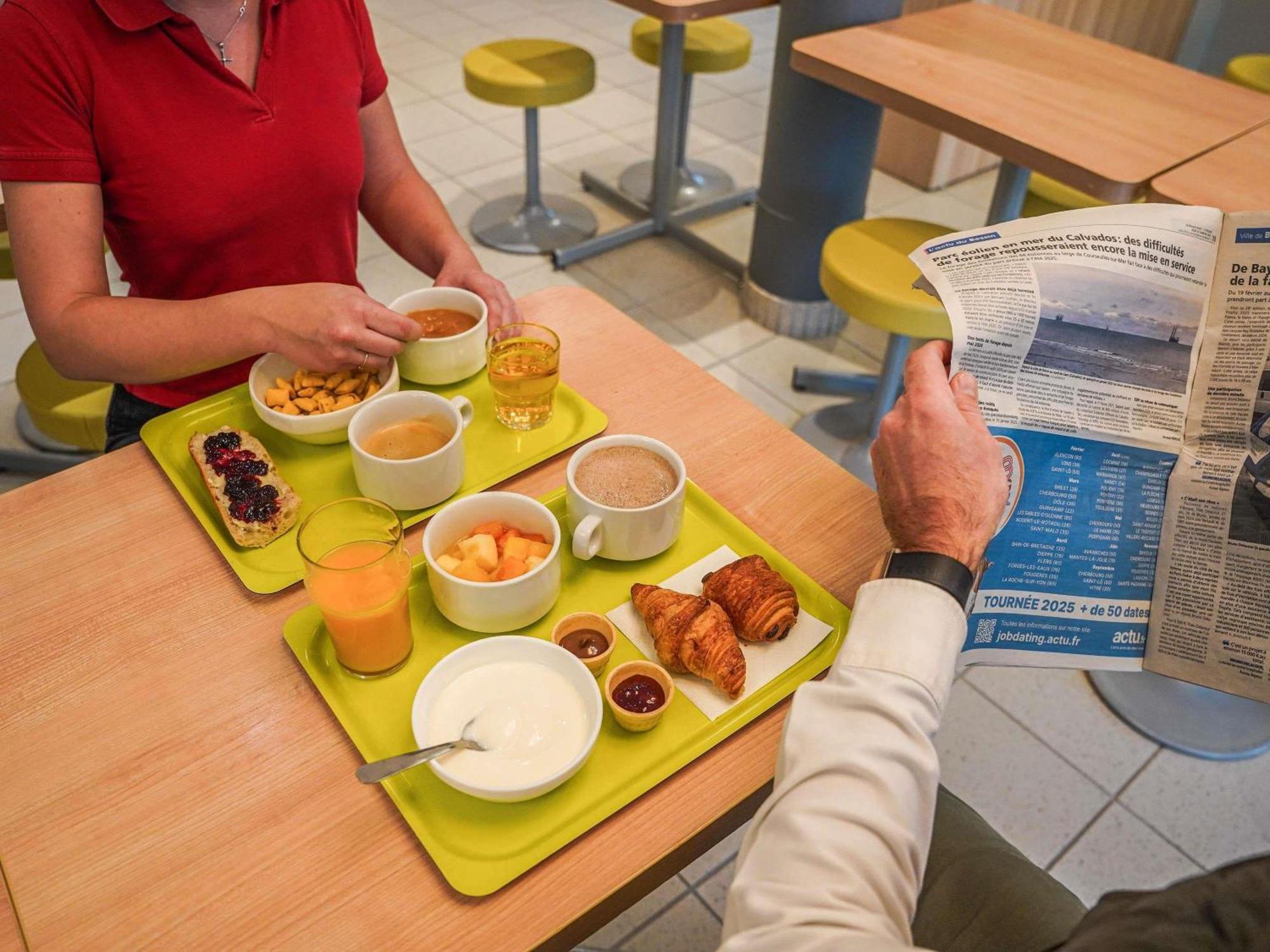 Ibis Budget Bayeux Nonant Esterno foto